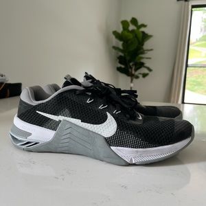 NIKE METCON 7 - MEN'S SIZE 10 (Lifting & Cross-training shoes)